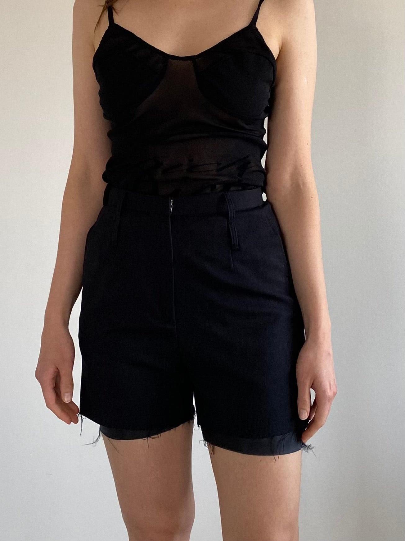 Untrimmed shorts (black) – DICH HENDERSON