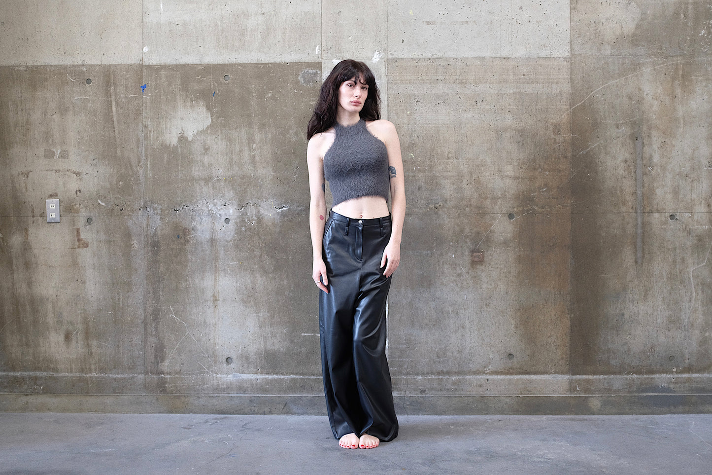 Shaggy knit top/dark gray