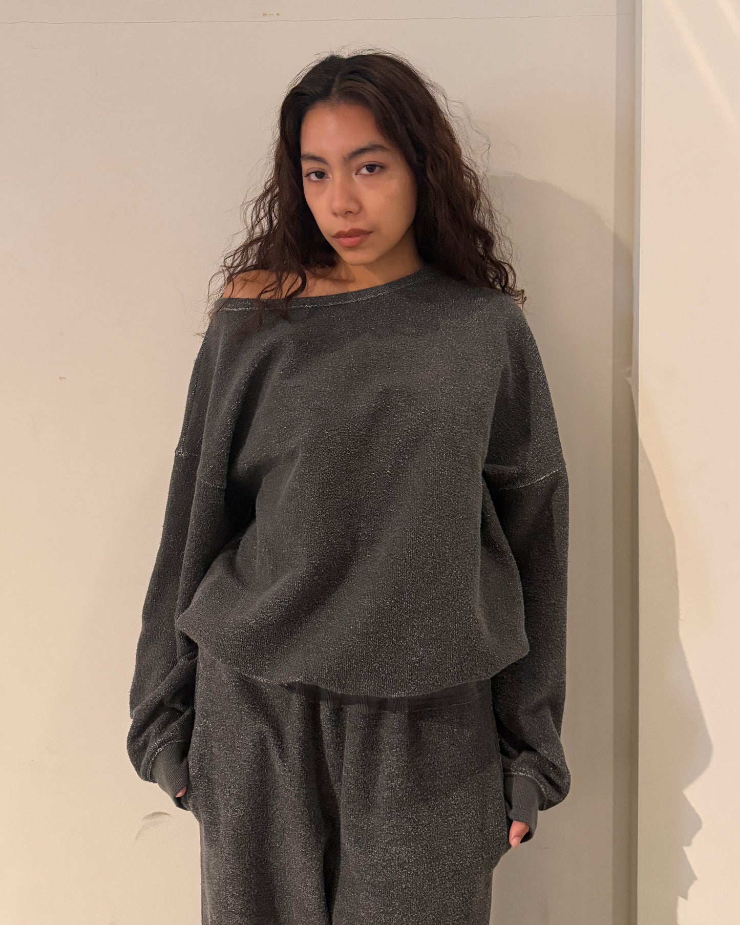 OFF SHOULDER SWEAT-SHIRT / Smoke