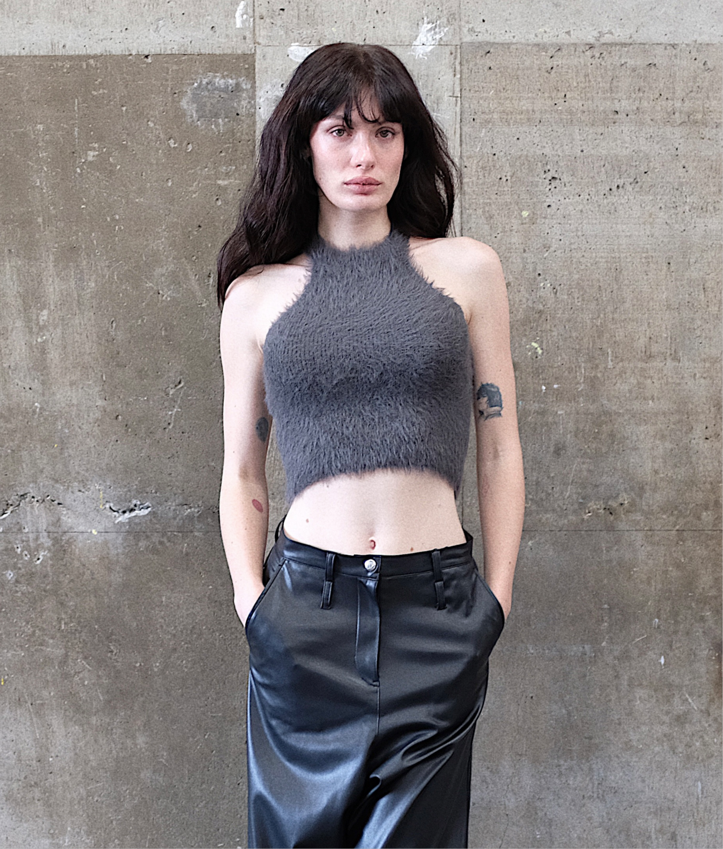 Shaggy knit top/dark gray