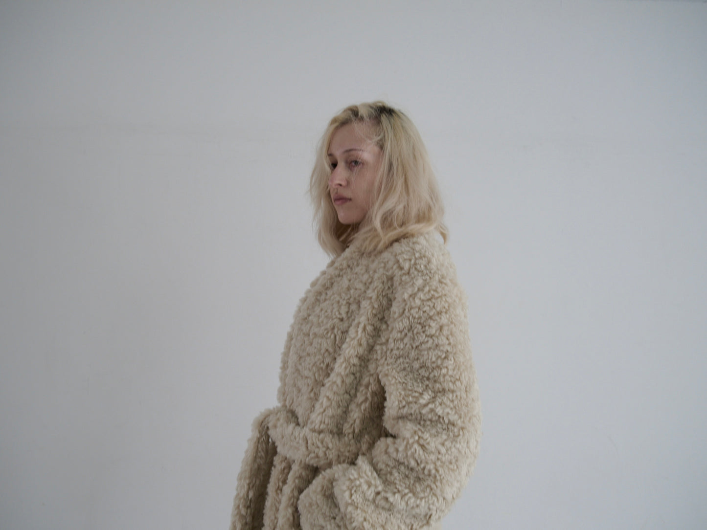 curly robe coat / sand