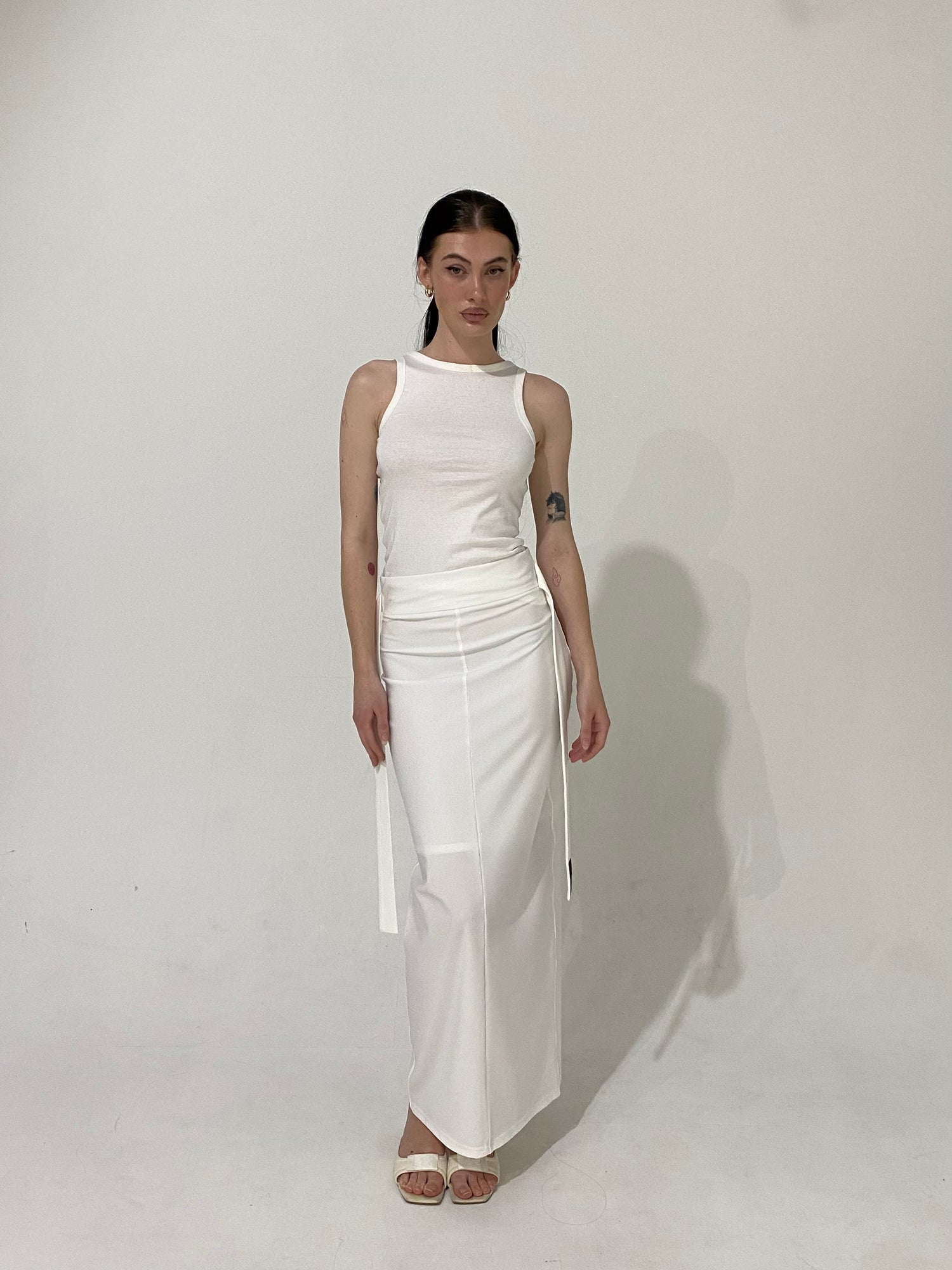 REVERSIBLE TANK / WHITE – DICH HENDERSON